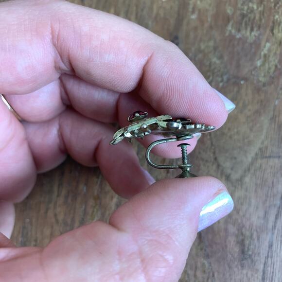 VINTAGE 40s 50s Maltese Cross with Fleur De Lis Silver faceted gemstone earrings - Picture 6 of 6